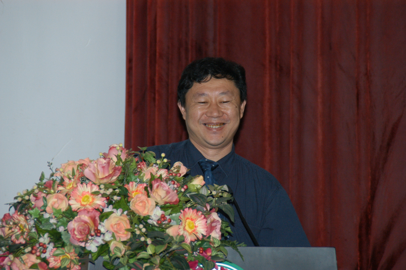 2william威廉英国化学与化学工程学院副院长童叶翔教授主持闭幕式