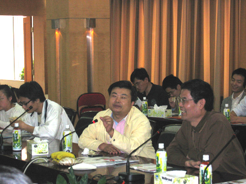 观草堂访名企，拓思路取经验 