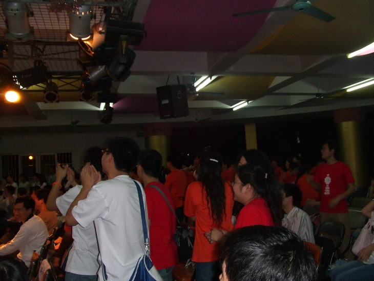 师生欢聚一堂 共谱和谐乐章 