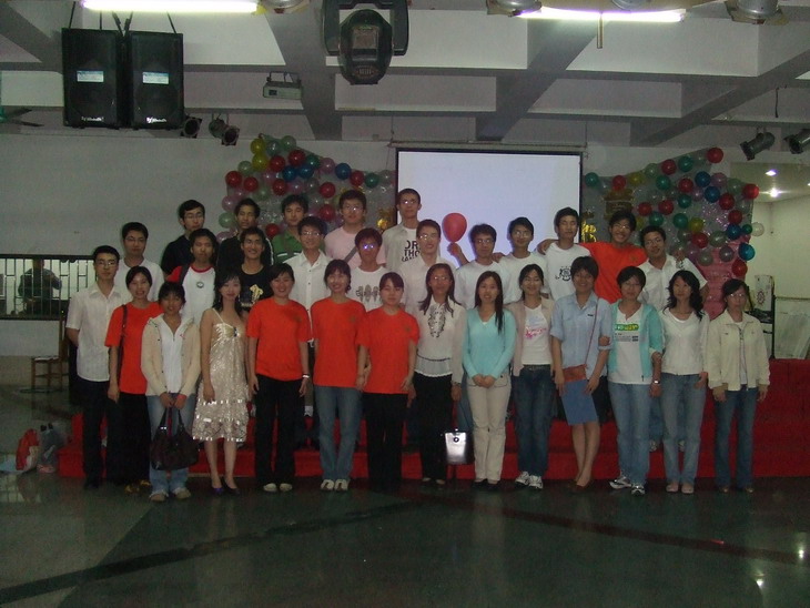 师生欢聚一堂 共谱和谐乐章 