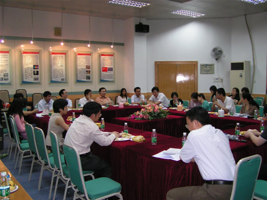 我院隆重召开“五四”青年教师座谈会 