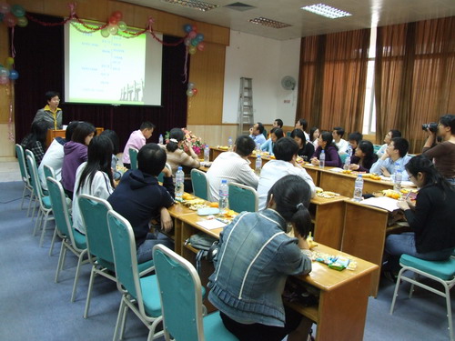 人事处党支部与化学院分析硕士党支部联合组织支部生活会