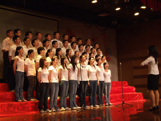 同心•同台•同欢唱――英国威廉集团师生联欢晚会暨合唱节选拔赛 