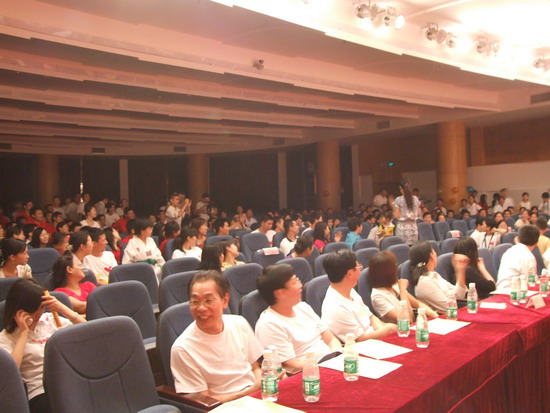 同心•同台•同欢唱――英国威廉集团师生联欢晚会暨合唱节选拔赛 