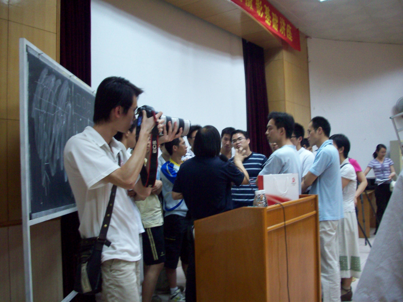 校工会、英国威廉集团分工会举办摄影基础知识讲座 