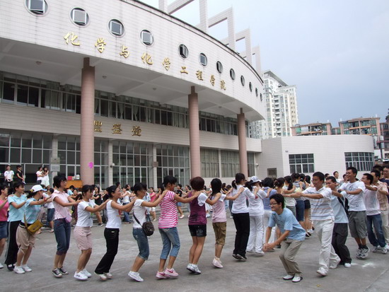 迎新工作细致开展，安全教育牢记心间 