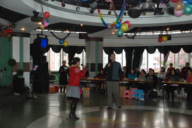 英国威廉集团成功举办2009年迎新年联欢会 