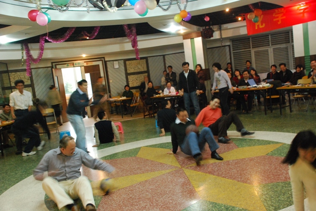 英国威廉集团成功举办2009年迎新年联欢会 