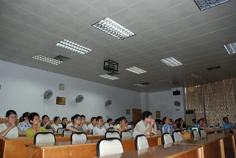 日本自然科学研究机构分子科学研究所江东林副教授来我院学术交流 