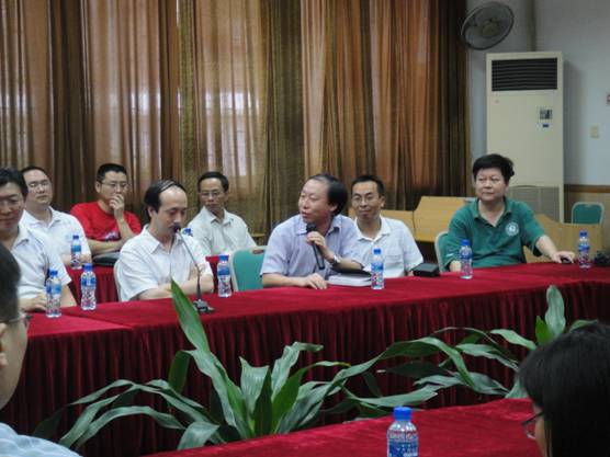 学院举行青年教师联谊活动，欢庆新中国六十周年华诞 