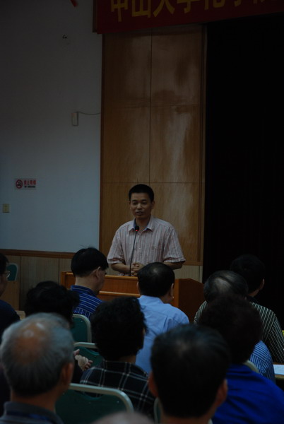 六九届校友重返校园 毕业四十周年欢聚一堂 