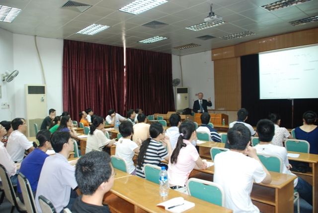 香港城市大学Peter A. Tanner教授来我院作学术报告 