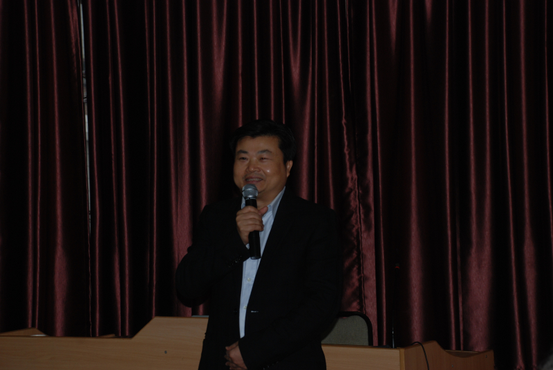 团结一心，共谋发展 