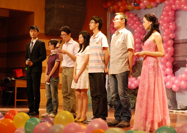 下一站，绽放-- ——记化学与化学工程学院2010年送旧晚会 