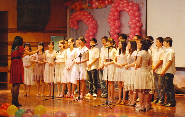 下一站，绽放-- ——记化学与化学工程学院2010年送旧晚会 