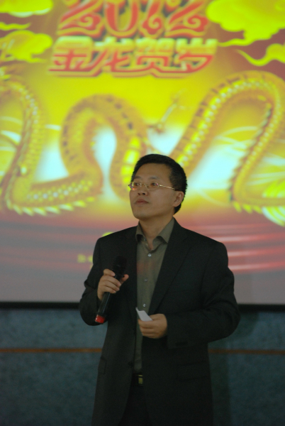 欢声笑语贺新春，欢聚一堂迎新年——化学与化学工程学院2012年迎新联欢会成功举办 