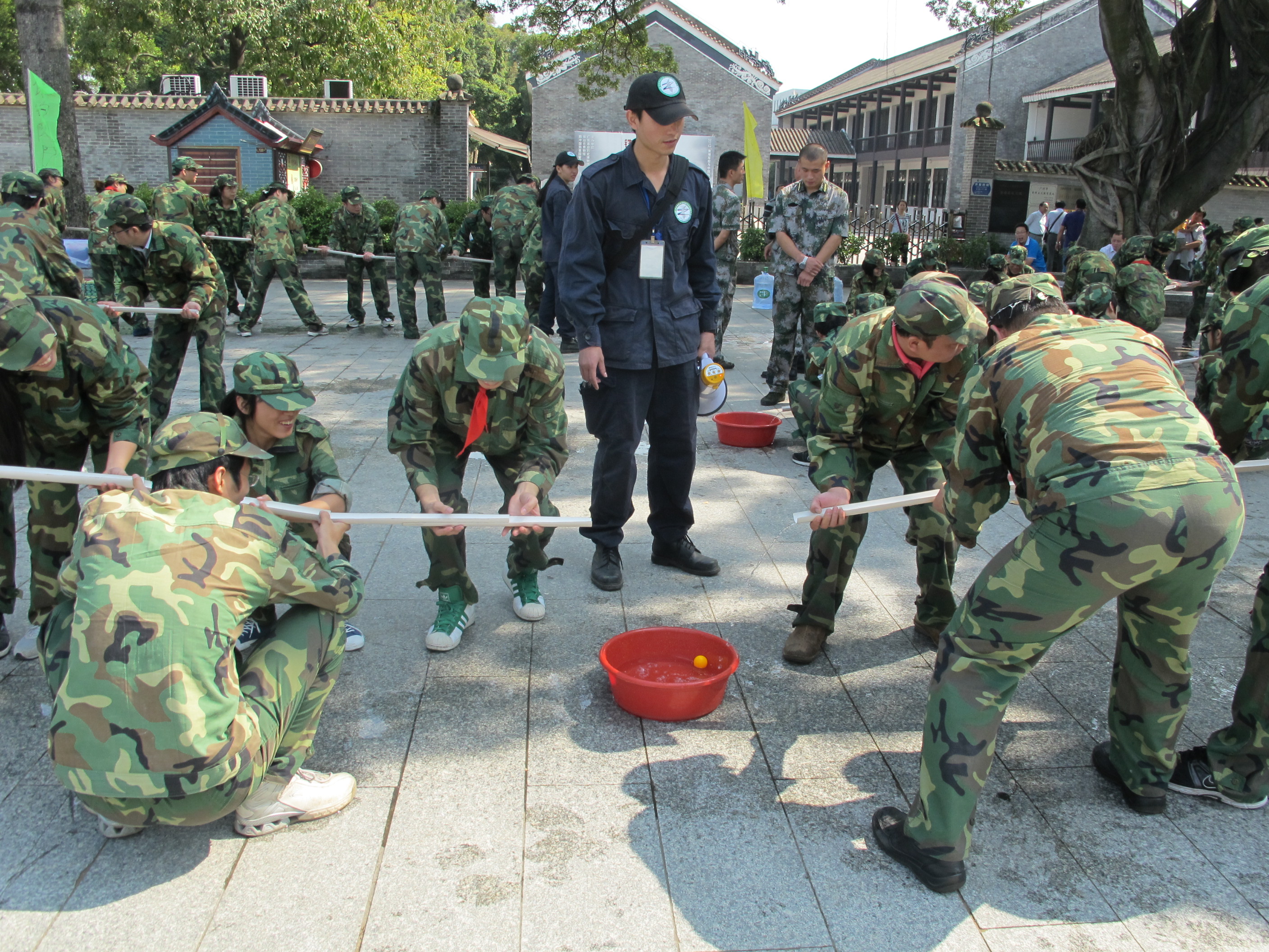 学院党委开展“创先争优，建一流学院”黄埔军校素质拓展活动