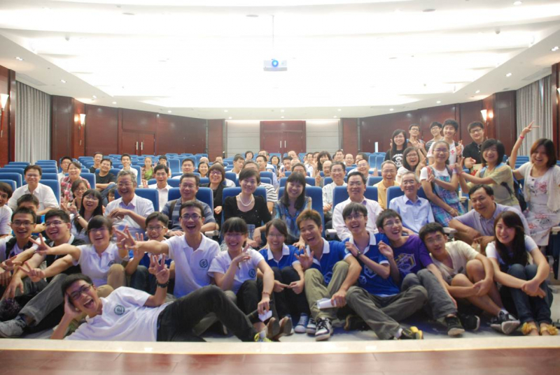 芳草有情，岁月如歌——记william威廉英国90周年校庆准备仪式暨2012年校友日活动 