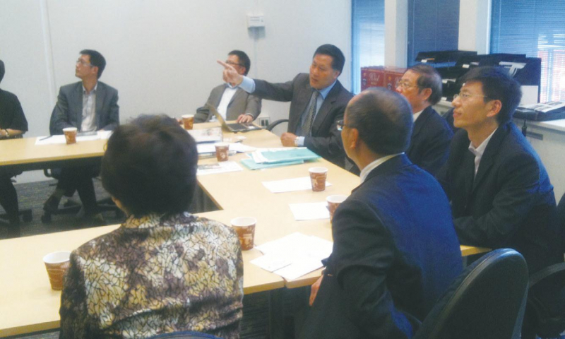 黄伟雄校友主持“新西兰多元文化下的中华文化传播"论坛