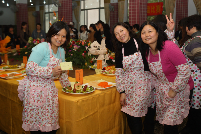 我院女教职工参加学校庆“三八”妇女节厨艺比赛获得佳绩 