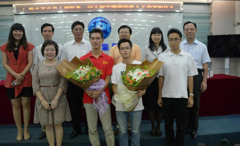 姚鸿鹄、胡跃东两名“跳水哥”获奖励 