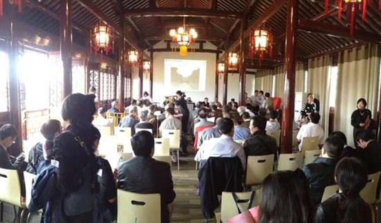 申城回首丰盛堂，秋日共忆康乐园 