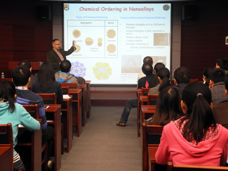 英国伯明翰大学化学系副主任Roy Johnston教授来访 