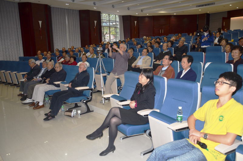 忆五十年峥嵘岁月，襄化学院重聚盛举 