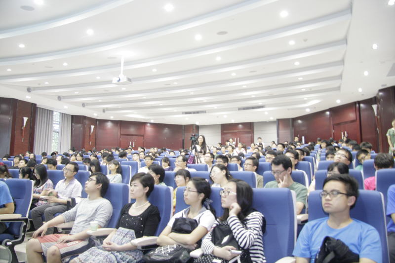 苏锵院士为本科生作精彩讲座 