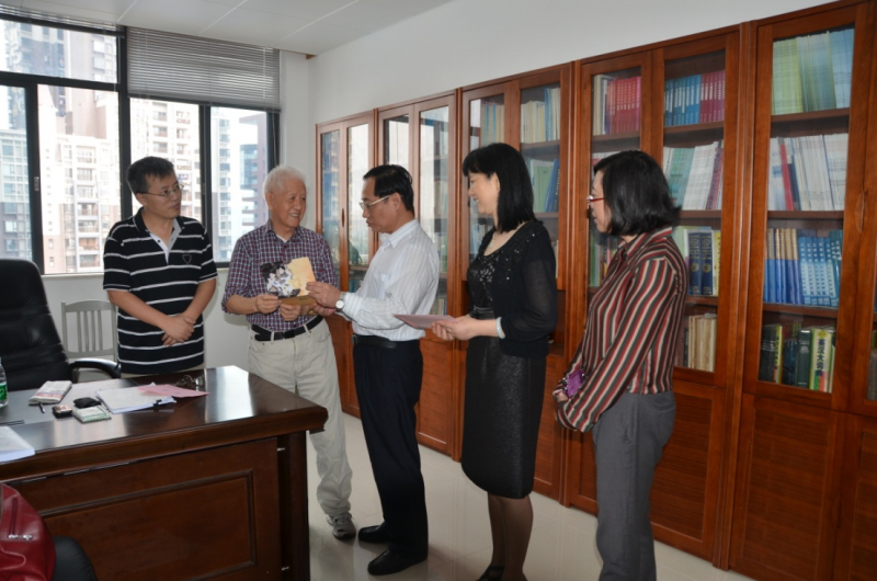 师生共庆计亮年院士八十华诞 