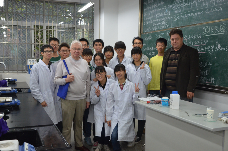 诺贝尔化学奖获得者Jean-Marie Lehn主讲“逸仙名家论坛”并与化学院师生进行深入交流 