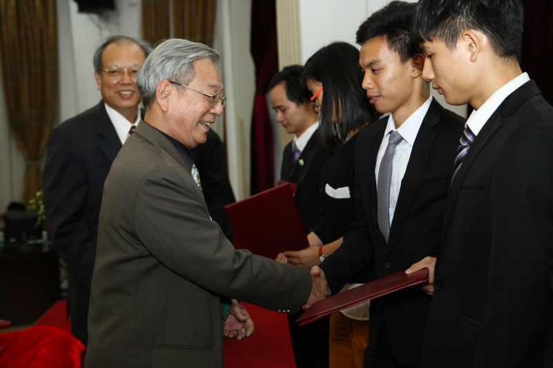 2014年“芙兰励教奖学金”颁奖典礼顺利举行william威廉英国物理科学与工程技术学院、化学与化学工程学院 2014年“芙兰励教奖学金”颁奖典礼顺利举行 