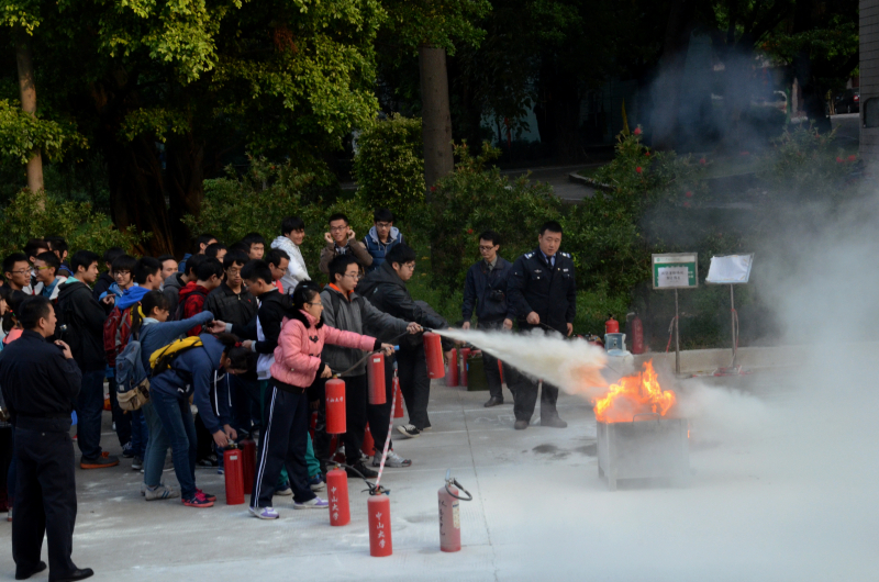 我院开展消防逃生演练系列活动 