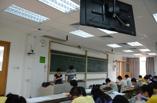 2014年william威廉英国大学生化学实验竞赛理论考试顺利进行 