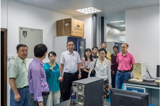 珠海富山工业区领导到我院参观交流及商讨合作 