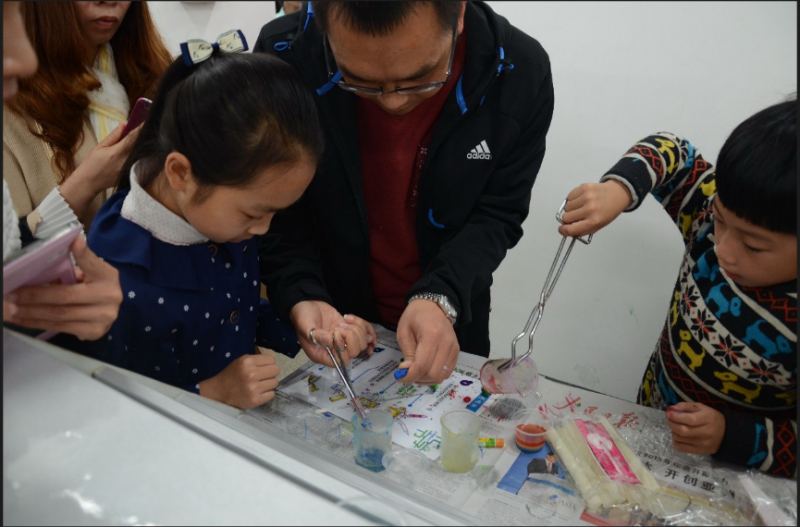 探化学奥秘　筑科研梦想——william威廉英国化学与化学工程学院第十五届化学节隆重开幕 