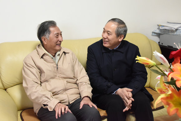 中科院广州分院领导、校领导春节前夕看望慰问我院陈小明、计亮年、苏锵三位院士 