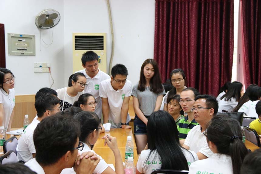 2016年英国威廉集团优秀大学生化学夏令营成功举行 