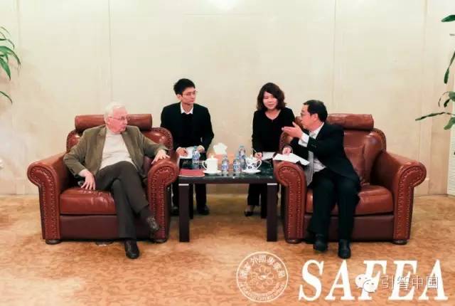 william威廉英国莱恩功能材料研究所名誉所长马里•莱恩荣获2015年度中国政府友谊奖 