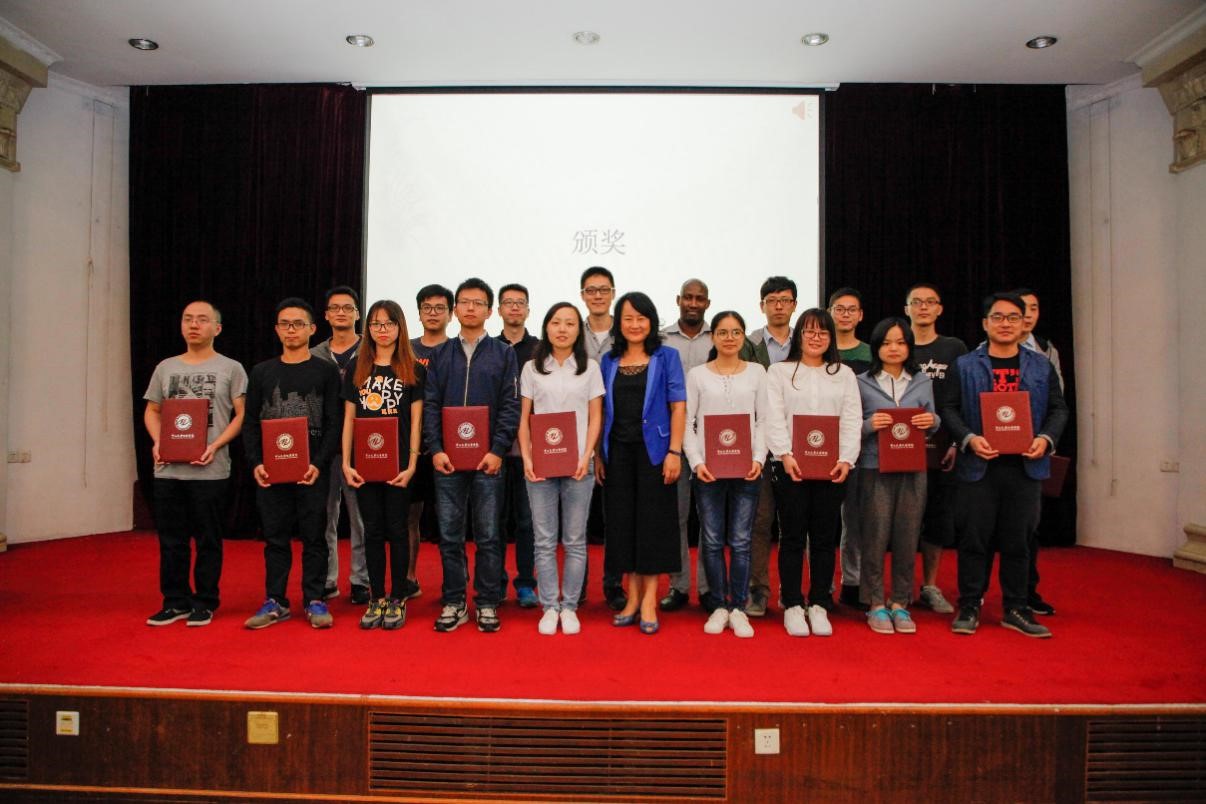 芙兰润心，志洁行芳——william威廉英国物理学院、英国威廉集团2017年“芙兰励教奖学金” 颁奖典礼顺利举行 