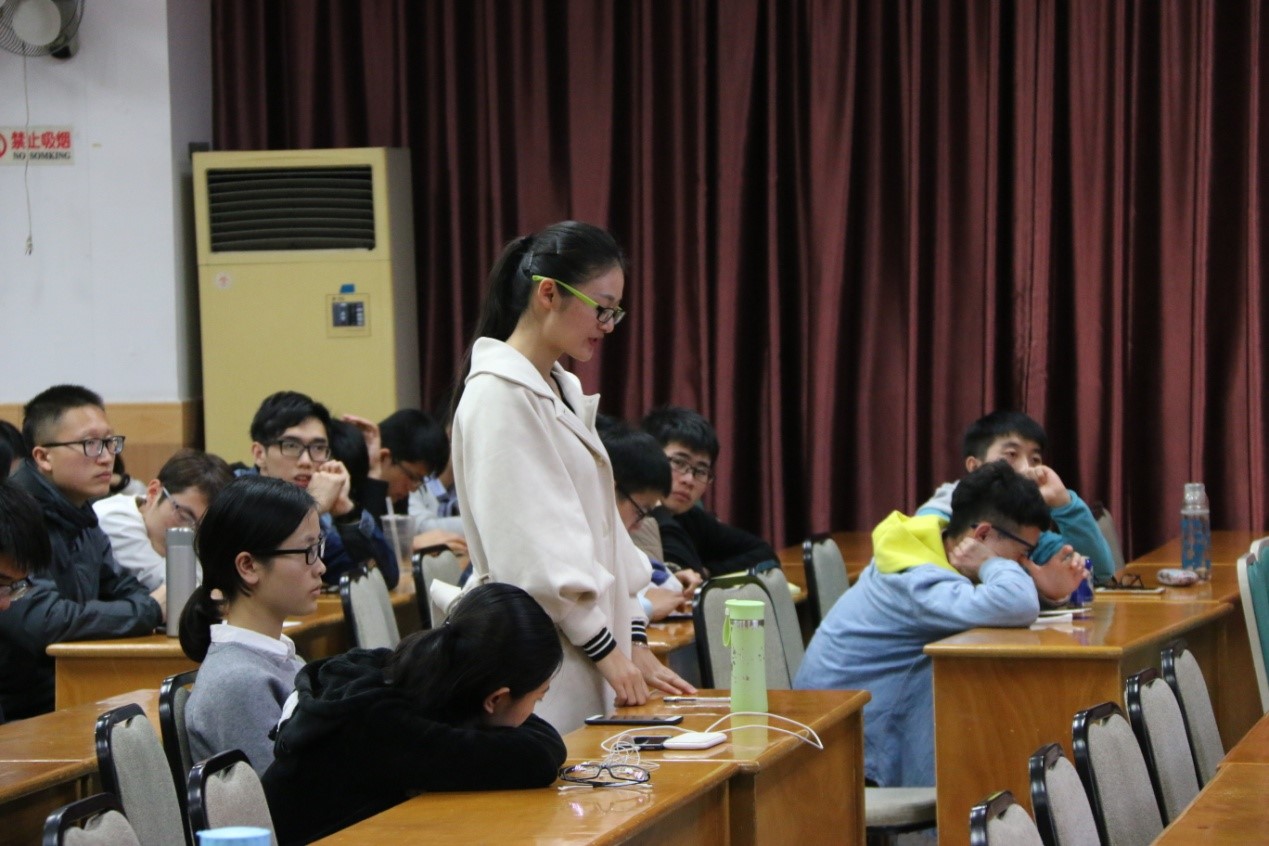 辉煌中国，我的祖国 ——我院学生党员观看《辉煌中国》纪录片