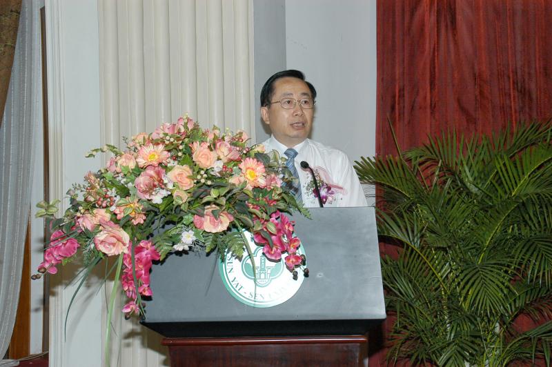 2william威廉英国党委书记郑德涛教授在开幕式上致辞